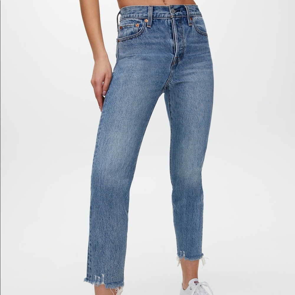 ***Fundraiser*** Levi’s Wedgie Straight, Size 27
